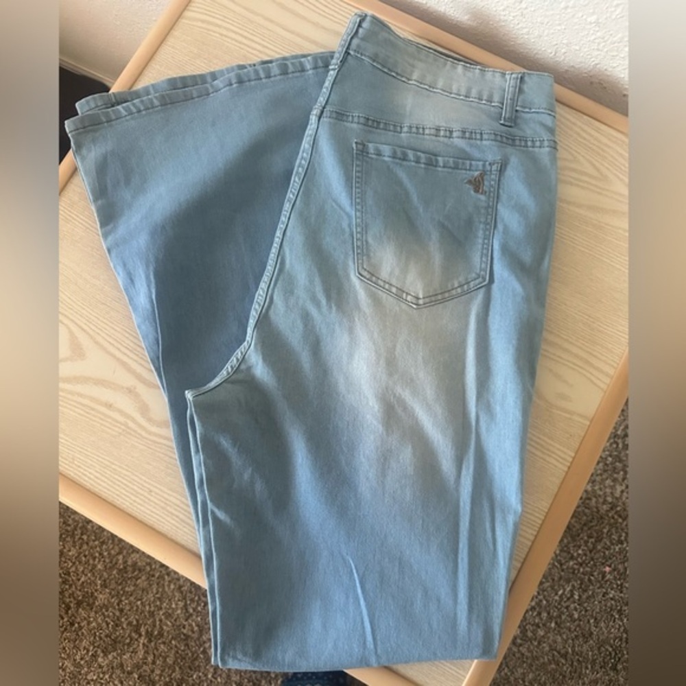 VIP Men's Light Blue Straight Jeans